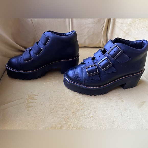 Doc Martens Coppola Wyoming leather heeled ankle boots bootie - size 6. - Picture 4 of 6